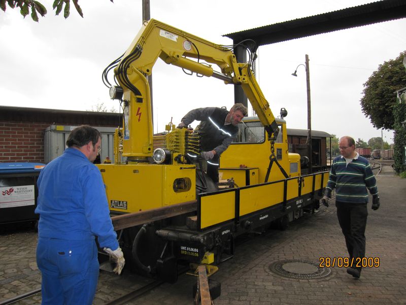 2009-09-28, Museumsbahn Weichenbau034.JPG